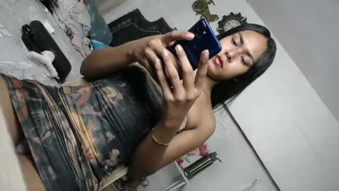 Snapshot of urasians_cummer chatting on December 27, 1:39 pm Pau online show from December 27, 1:39 pm