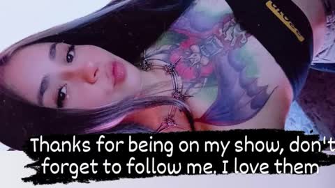 Snapshot of urbaby6irl chatting on December 28, 4:09 pm Danielle online show from December 28, 4:09 pm