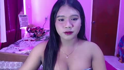 Snapshot of urbabysofia0305 chatting on February 3, 1:19 pm Sofia online show from February 3, 1:19 pm