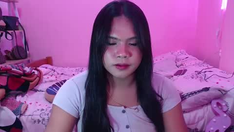 Snapshot of urbabysofia0305 chatting on February 5, 6:37 pm Sofia online show from February 5, 6:37 pm