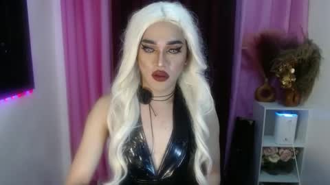 KENDALL online show from November 3, 6:09 pm