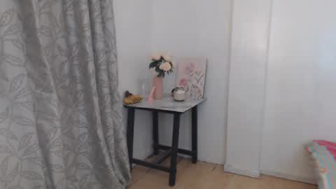 Snapshot of urcuteguy_jhonx chatting on September 15, 3:12 pm Dannie online show from September 15, 3:12 pm