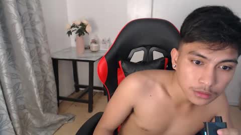 Snapshot of urcuteguy_jhonx chatting on September 21, 4:41 pm Dannie online show from September 21, 4:41 pm