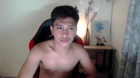 Snapshot of urcuteguy_jhonx chatting on October 8, 11:19 am Dannie online show from October 8, 11:19 am