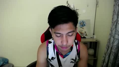 Snapshot of urcuteguy_jhonx chatting on November 3, 5:47 pm Dannie online show from November 3, 5:47 pm