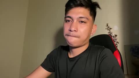 Snapshot of urcuteguy_jhonx chatting on November 6, 9:15 pm Dannie online show from November 6, 9:15 pm