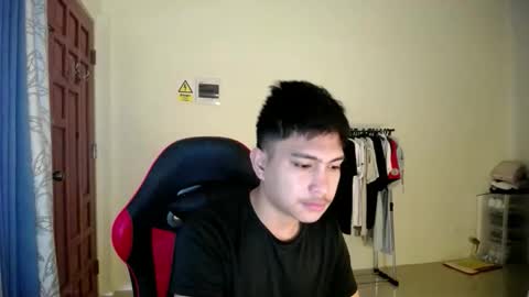 Snapshot of urcuteguy_jhonx chatting on December 1, 2:27 am Dannie online show from December 1, 2:27 am