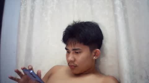 Snapshot of urcutie_asianboy chatting on November 27, 7:05 pm KEN online show from November 27, 7:05 pm