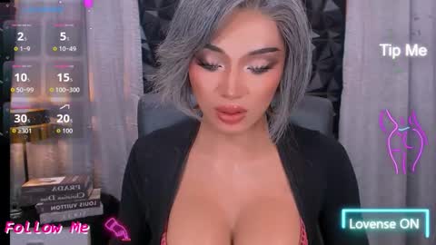 Snapshot of urgoddess_bella chatting on September 13, 2:17 pm My bella 3 online show from September 13, 2:17 pm