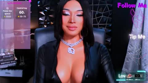 Snapshot of urgoddess_bella chatting on September 24, 7:55 am My bella 3 online show from September 24, 7:55 am