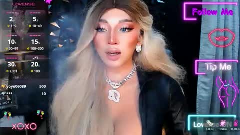 Snapshot of urgoddess_bella chatting on October 21, 6:19 pm My bella 3 online show from October 21, 6:19 pm