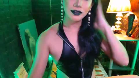 queen norelle online show from October 13, 8:42 pm