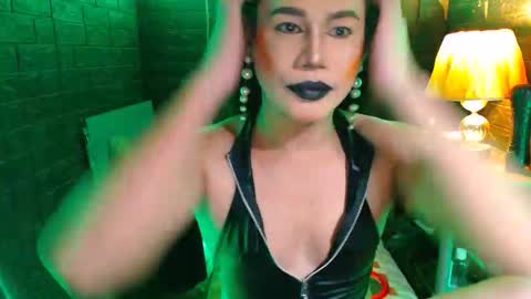 Snapshot of urhardcockqueenxxx chatting on November 16, 7:41 pm queen norelle online show from November 16, 7:41 pm