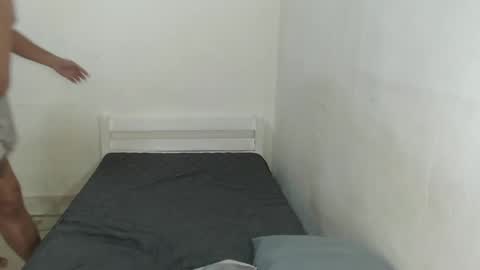 Snapshot of urhotplnoyxxx chatting on December 25, 7:56 pm Roiyals online show from December 25, 7:56 pm