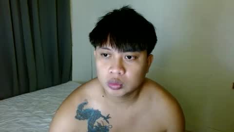 Snapshot of urhotplnoyxxx chatting on January 1, 8:04 pm Roiyals online show from January 1, 8:04 pm