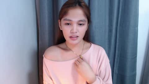Snapshot of urkatiecookie chatting on December 5, 1:25 am Amira online show from December 5, 1:25 am