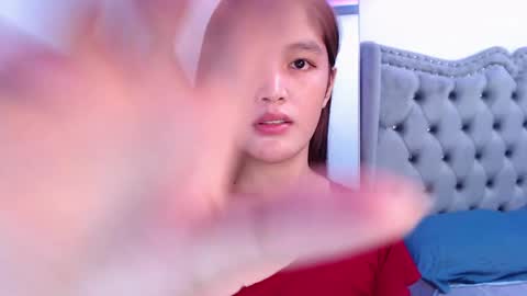 Snapshot of urkatiecookie chatting on December 6, 1:18 am Amira online show from December 6, 1:18 am