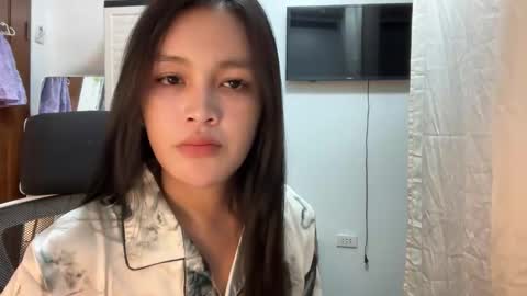 Snapshot of urkatiecookie chatting on October 8, 12:41 am Amira online show from October 8, 12:41 am