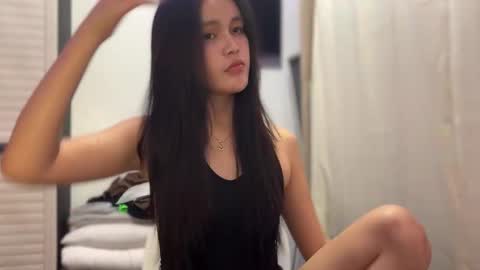 Amira online show from March 12, 7:03 am