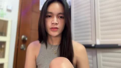 Amira online show from April 16, 2:23 am