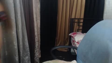 Snapshot of urlovercockxxx chatting on December 17, 3:06 am janah online show from December 17, 3:06 am