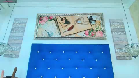 Snapshot of urlovex chatting on November 18, 10:25 pm Love online show from November 18, 10:25 pm