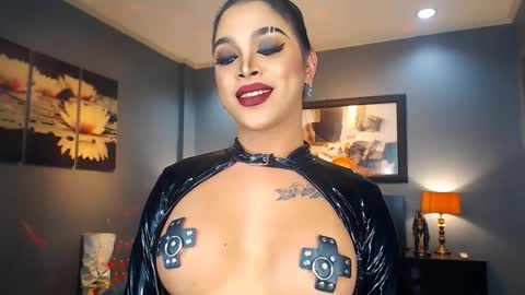 Snapshot of urmajestytyra chatting on March 2, 12:20 am UrMajestyTyra online show from March 2, 12:20 am