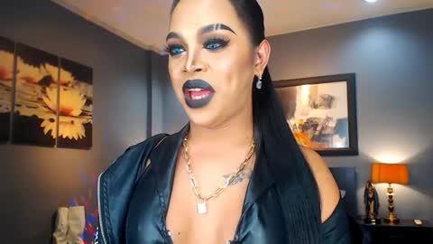 Snapshot of urmajestytyra chatting on March 4, 3:44 am UrMajestyTyra online show from March 4, 3:44 am