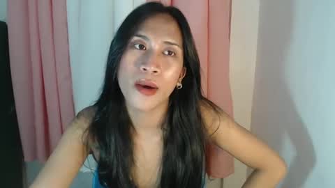 Snapshot of urnaughty_navea18 chatting on February 4, 1:16 pm Navea online show from February 4, 1:16 pm