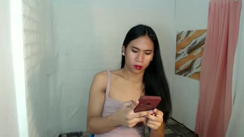 Snapshot of urnaughty_navea18 chatting on March 7, 1:40 pm Navea online show from March 7, 1:40 pm