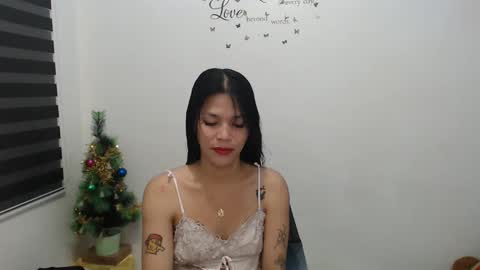 hi im kim online show from December 6, 10:05 am