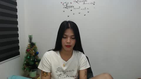 hi im kim online show from December 9, 4:23 am