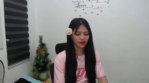 hi im kim online show from December 10, 1:44 pm