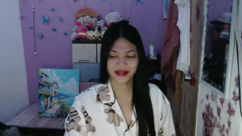 hi im kim online show from April 21, 10:32 am