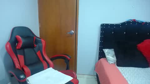 Eveling Blanco  online show from February 14, 12:18 am