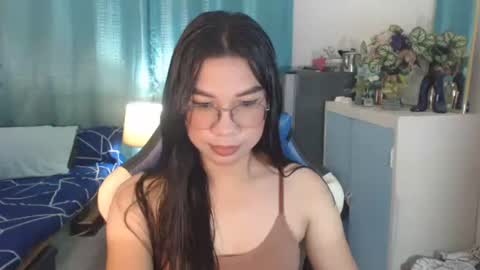 Snapshot of urwetasianprincessxx chatting on October 22, 11:21 am Ashley Kate Mateo Gray online show from October 22, 11:21 am