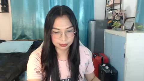 Ashley Kate Mateo Gray online show from July 28, 7:15 am