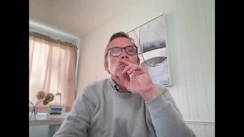 Snapshot of usablemale chatting on February 26, 1:21 am P online show from February 26, 1:21 am