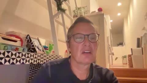 Snapshot of usablemale chatting on December 15, 2:05 am P online show from December 15, 2:05 am