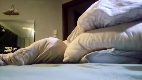 mia online show from February 14, 4:15 pm