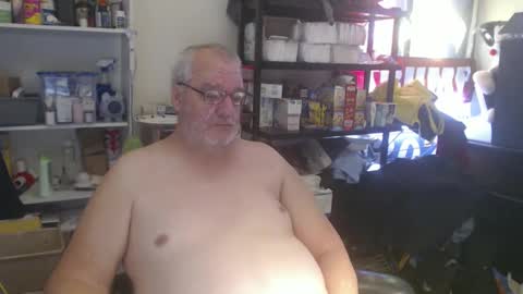 Snapshot of usgoober chatting on December 4, 3:10 pm Eric online show from December 4, 3:10 pm