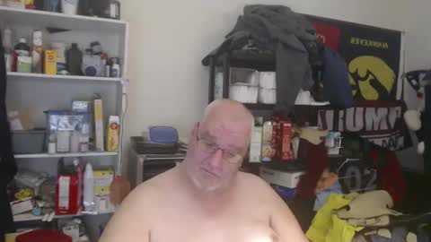 Snapshot of usgoober chatting on December 19, 3:07 am Eric online show from December 19, 3:07 am