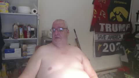 Snapshot of usgoober chatting on January 4, 2:56 am Eric online show from January 4, 2:56 am