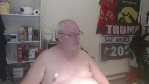 Snapshot of usgoober chatting on January 13, 4:07 am Eric online show from January 13, 4:07 am