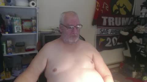 Snapshot of usgoober chatting on January 25, 3:30 am Eric online show from January 25, 3:30 am