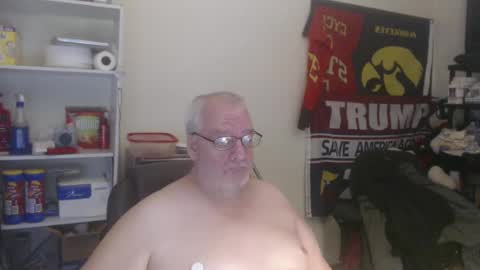 Snapshot of usgoober chatting on February 3, 2:36 am Eric online show from February 3, 2:36 am