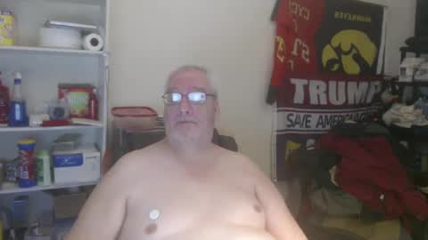 Snapshot of usgoober chatting on February 4, 1:56 am Eric online show from February 4, 1:56 am