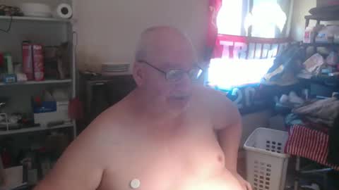 Snapshot of usgoober chatting on February 25, 3:16 pm Eric online show from February 25, 3:16 pm