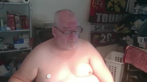 Snapshot of usgoober chatting on February 26, 3:53 am Eric online show from February 26, 3:53 am