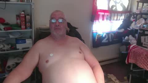 Snapshot of usgoober chatting on March 4, 2:21 pm Eric online show from March 4, 2:21 pm